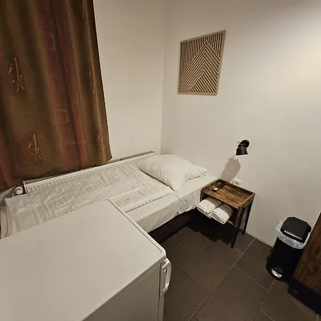 Slumber 24h Self Check In Hostel *