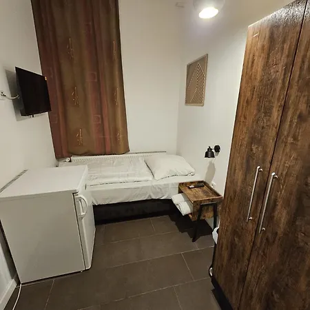 Slumber 24h Self Check In Hostel *