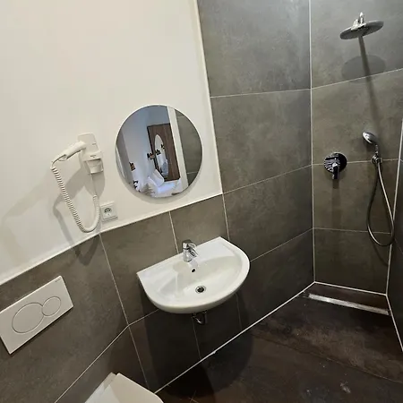 Slumber 24h Self Check In Hostel