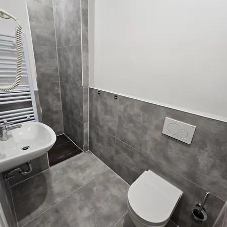 Slumber 24h Self Check In Hostel *