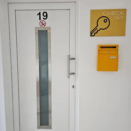 Slumber 24h Self Check In Hostel