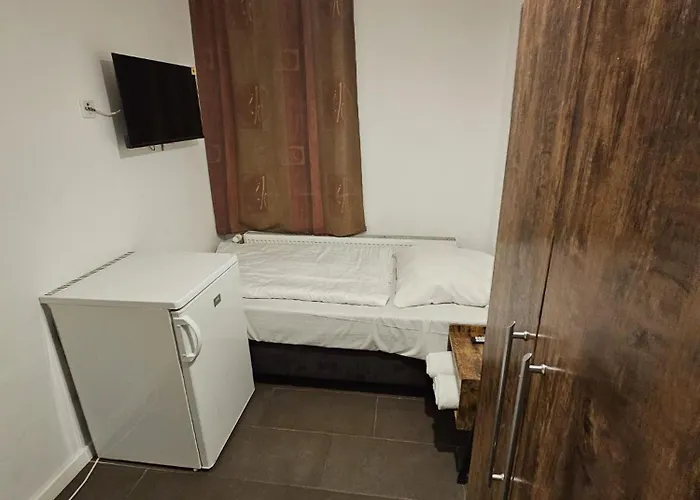 Slumber 24h Self Check In Vandrarhem